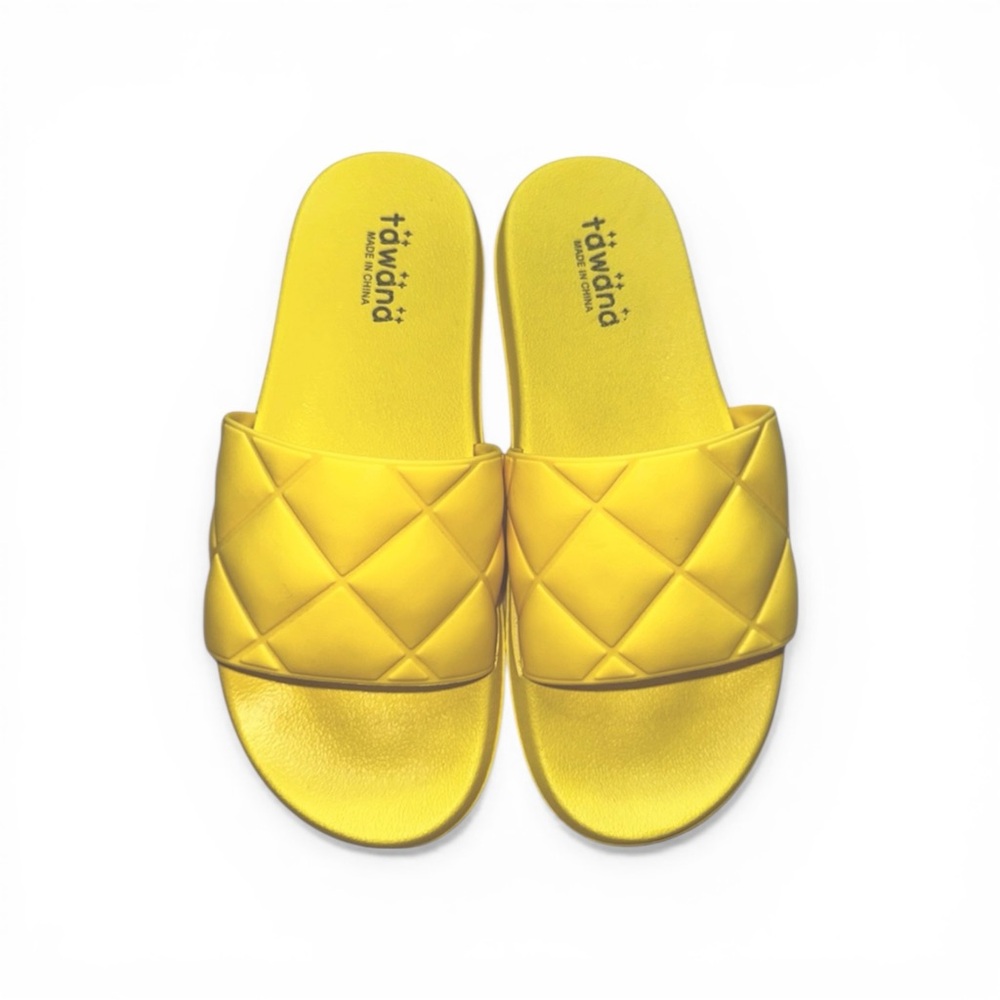 NWOT Yellow Quilted Open-Toe Slide Sandals · Size US9/EUR40 (fit size 8) - Picture 2 of 6